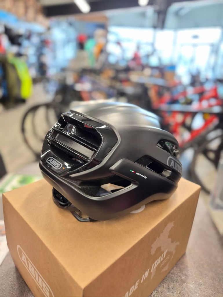 ABUS Taipan Helmet 2026 bike d'occasion — image 2 sur 4