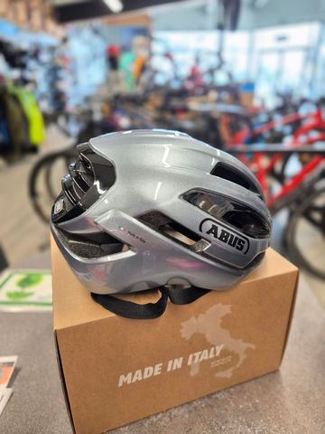Used ABUS Taipan Helmet 2026 bike — image 4 of 6
