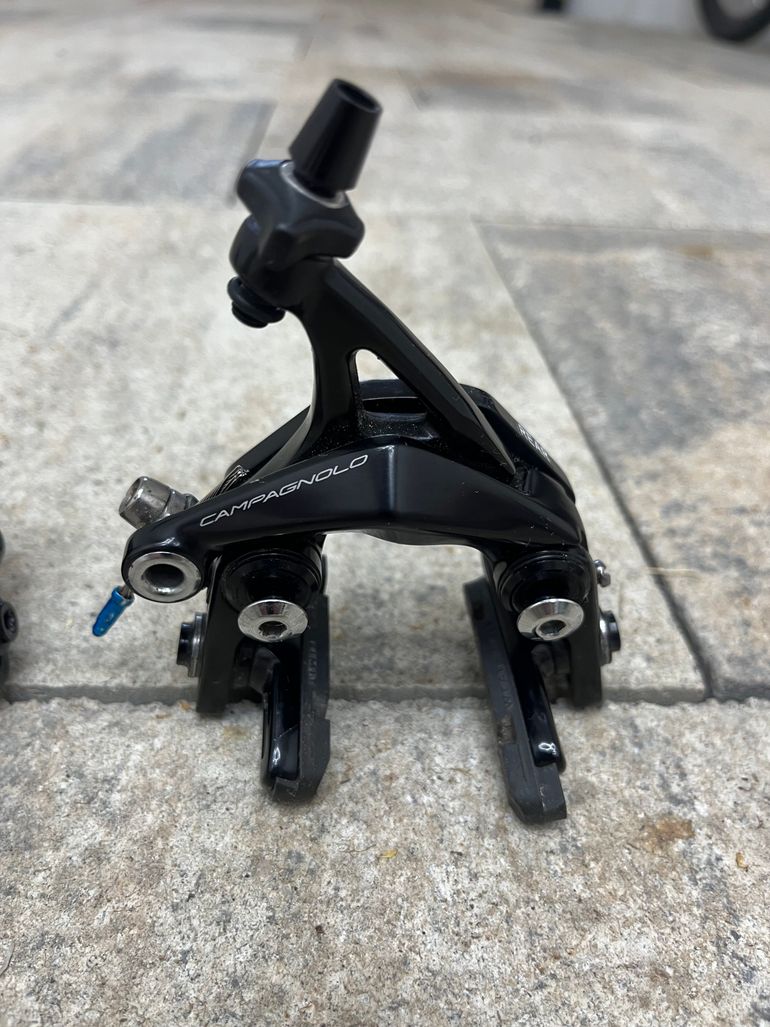 Použité Campagnolo Road Rim Brake Calipers 2018 bike — obrázek 3 z 5