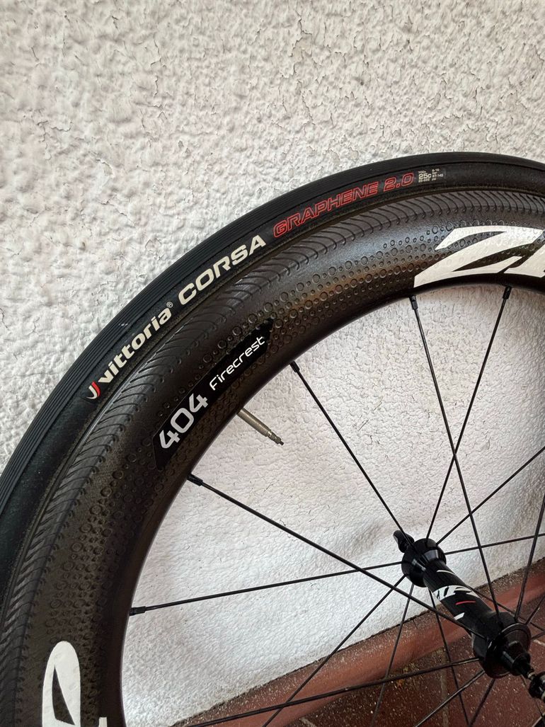 Brugt Zipp 404 Firecrest Rim Brake Wheelset bike — billede 2 af 7