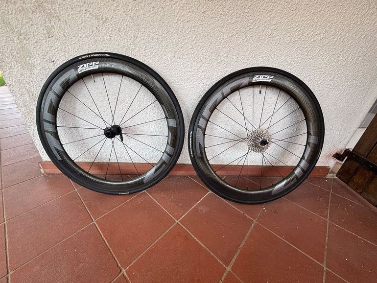 Brugt Zipp 404 Firecrest Rim Brake Wheelset bike — billede 1 af 8