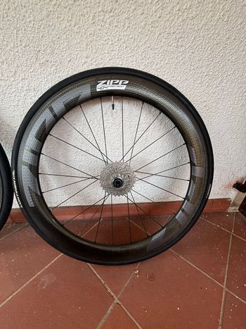 Brugt Zipp 404 Firecrest Rim Brake Wheelset bike — billede 3 af 8