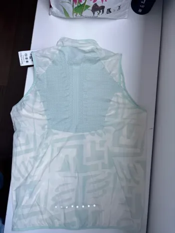 Used Compressport Hurricane Windproof Vest bike — image 5 of 6