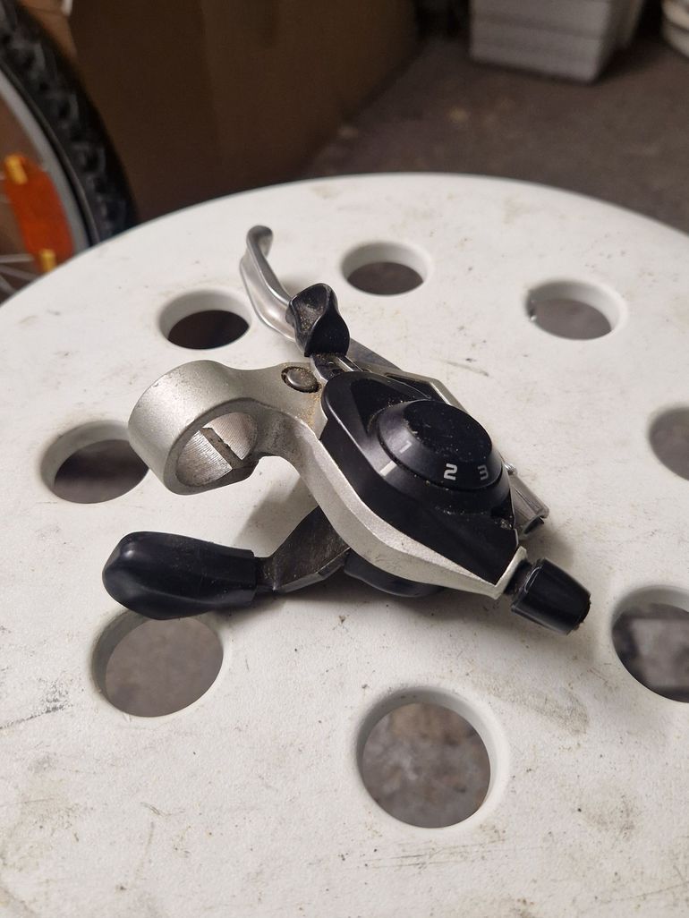 Used Shimano ST-EF28 Left Brake Lever with 3x Shifter bike — image 3 of 3