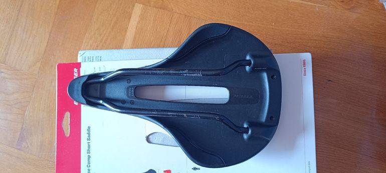 Used Trek Verse Short Comp Saddle 2025 bike — image 3 of 4