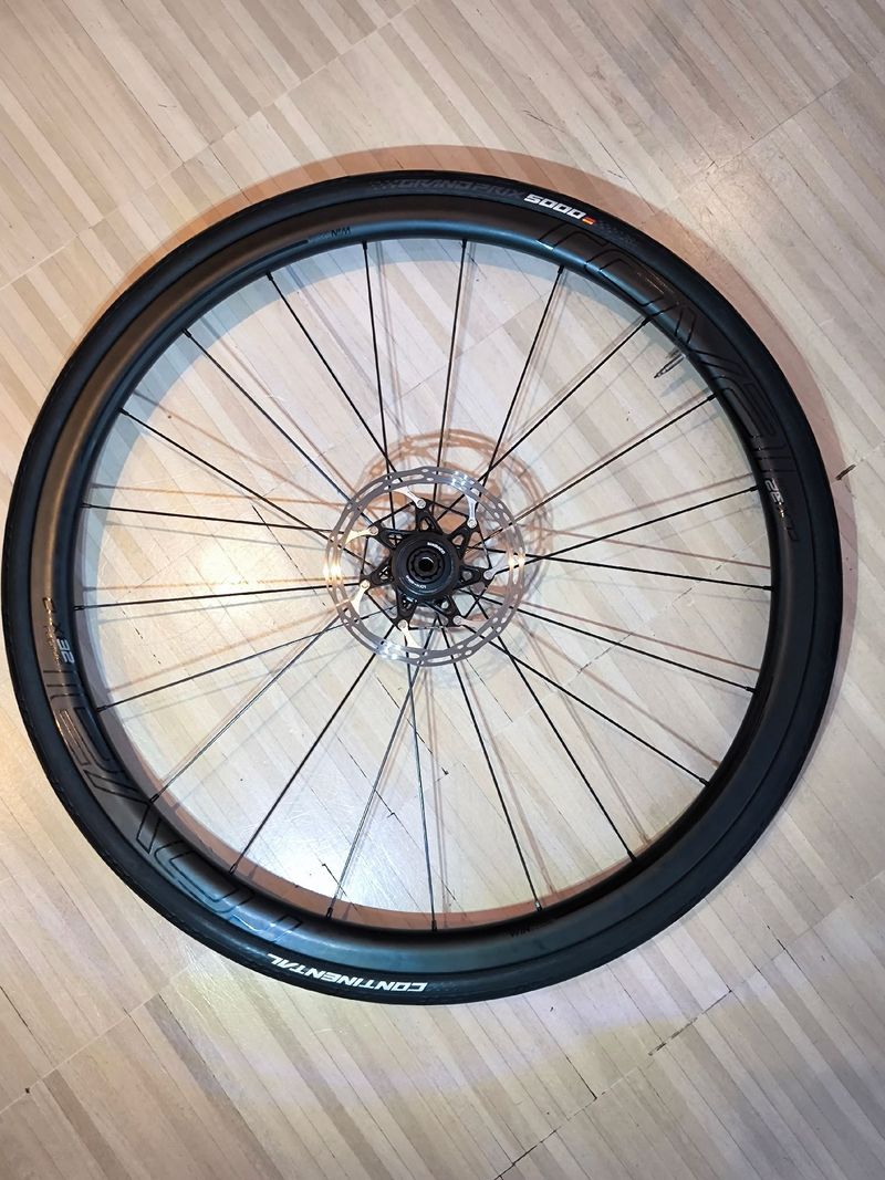 Used Roval CLX32 Rapide 2022 bike — image 5 of 8