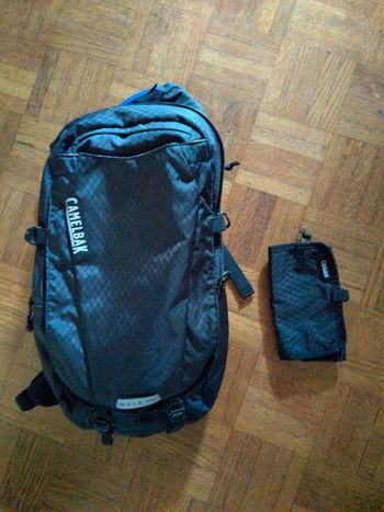 Used Camelbak Mule Pro 14L bike — image 3 of 4