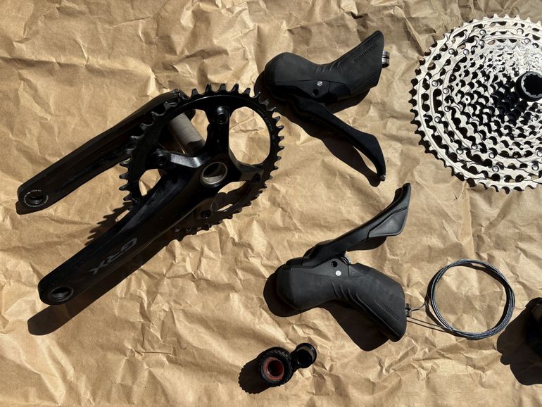 Used Shimano GRX 12-speed Gravel Groupset 2025 bike — image 1 of 10
