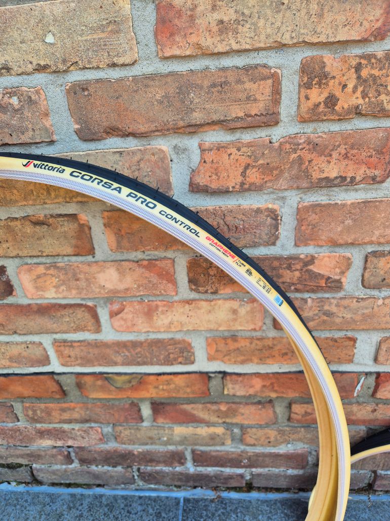 Used Vittoria Corsa PRO control 2026 bike — image 2 of 5