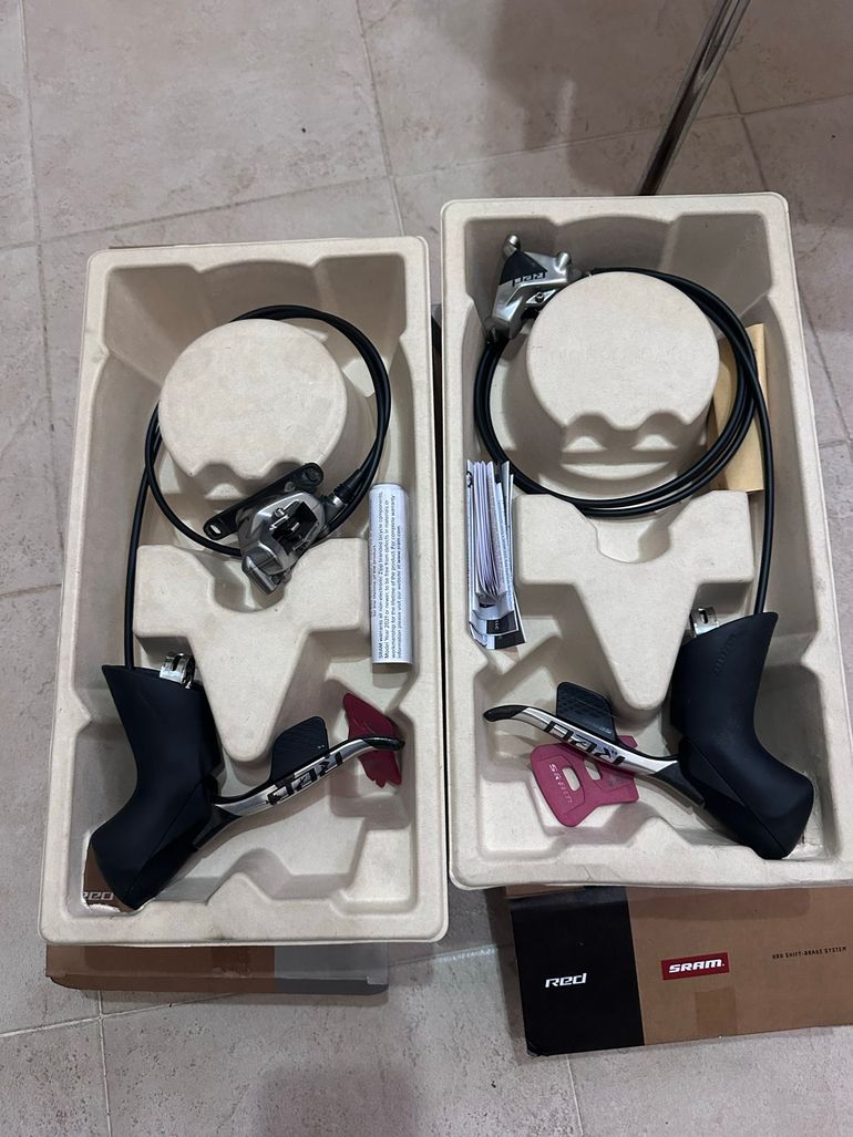 Used Sram Red AXS 12-speed 2024 bike — image 1 of 6
