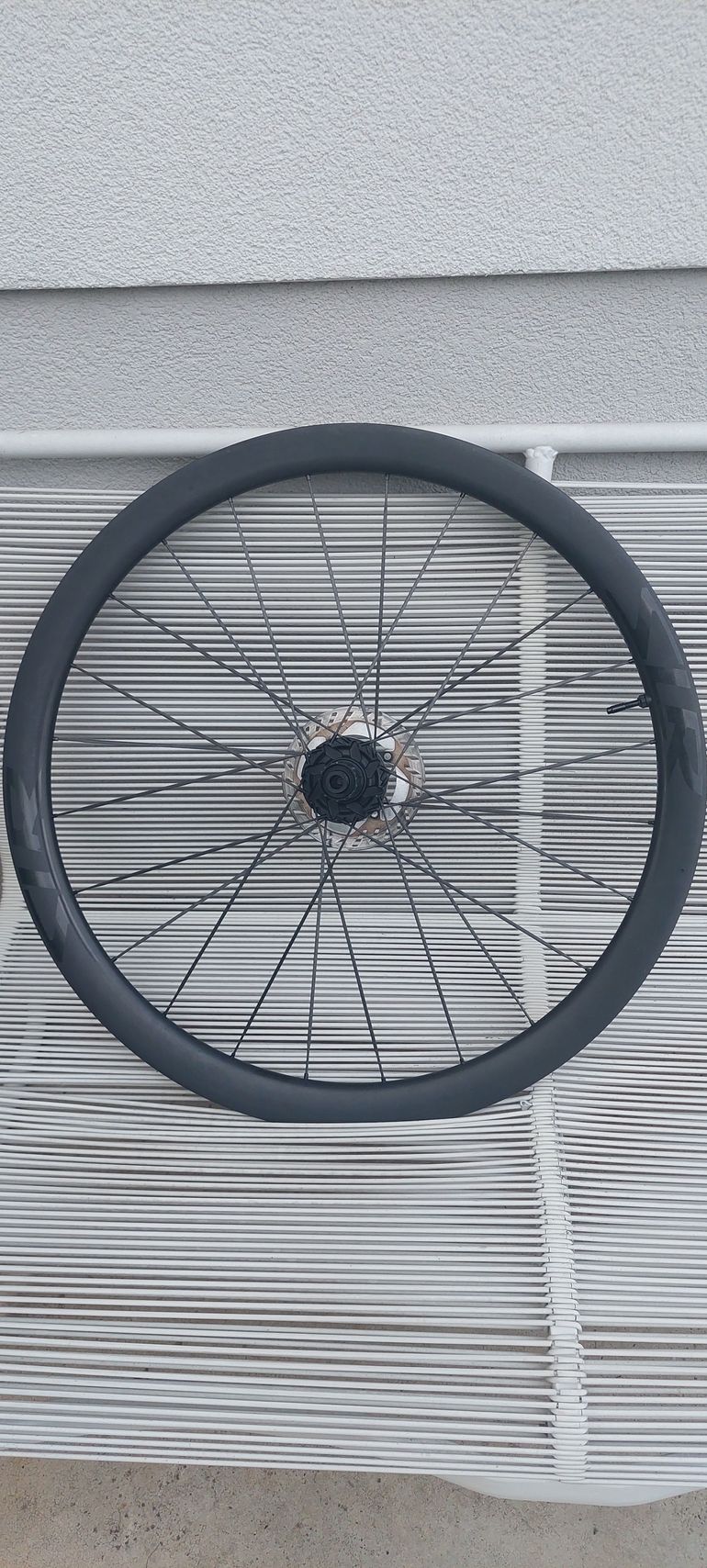 Used Giant SLR 0 40 DISC 2024 bike — image 6 of 7