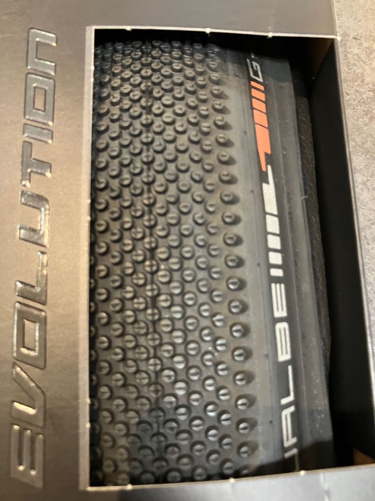 Used Schwalbe G-One Allround 40-584 2024 bike — image 2 of 3