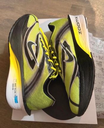 Used Nike Zoom vaporfly next 2026 bike — image 3 of 5