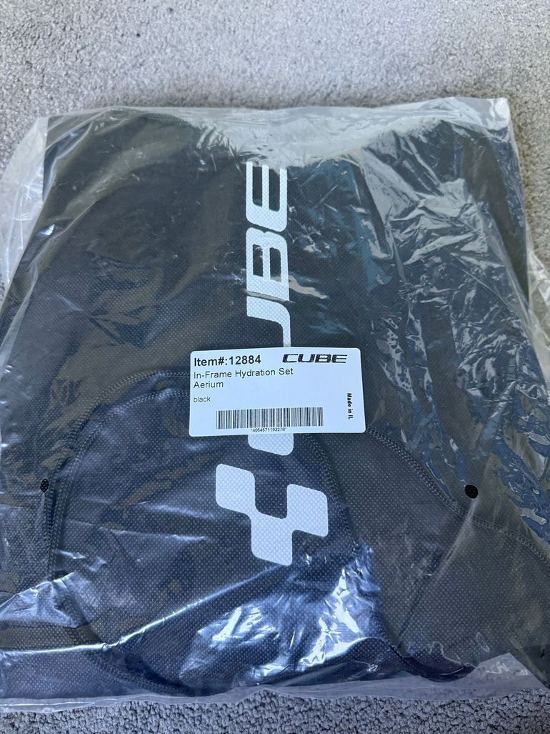 Used Cube In-Frame Hydration Set Aerium bike — image 2 of 2