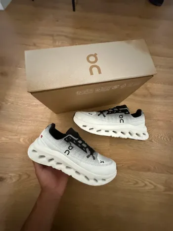Gebrauchtes On Running Cloud bike