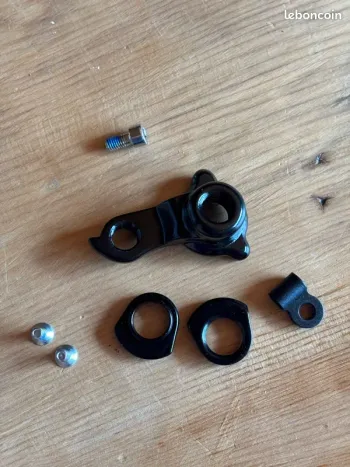 Używany Autre Patte de dérailleur bike