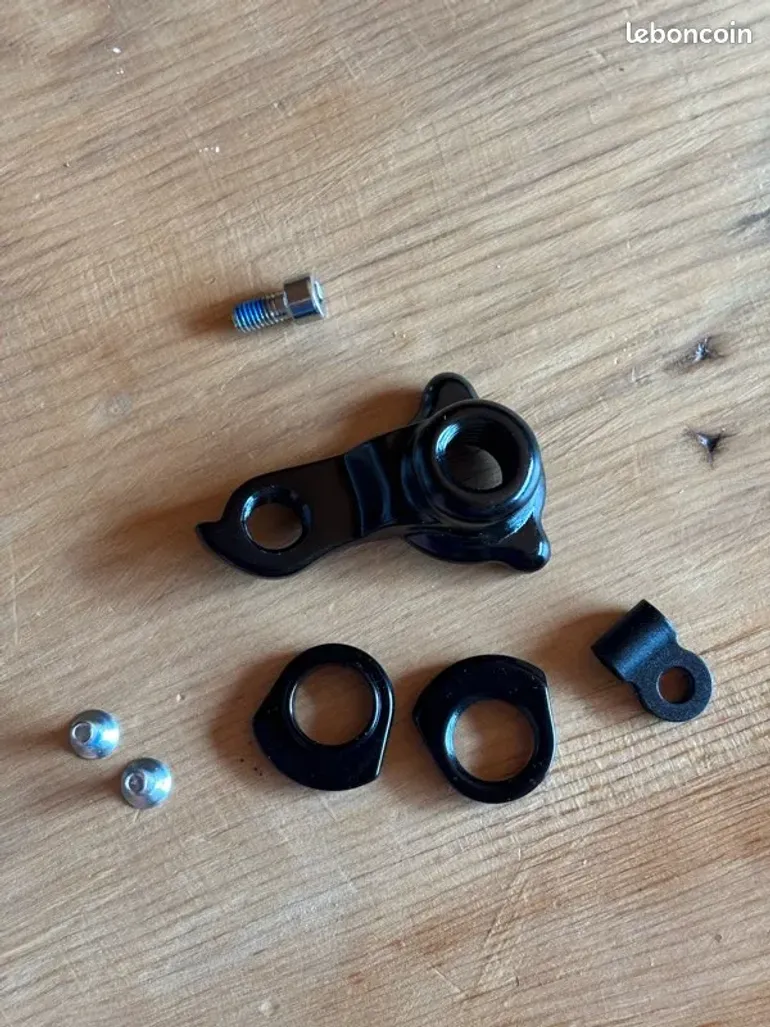 Używany Autre Patte de dérailleur bike — zdjęcie 1 z 2