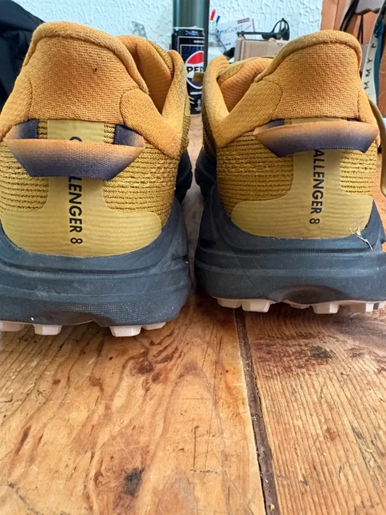 Used Hoka Challenger 8 bike — image 4 of 8