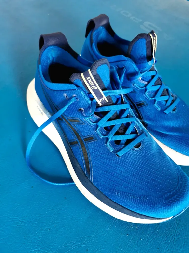 Used Asics Gel Nimbus 27 bike — image 1 of 3
