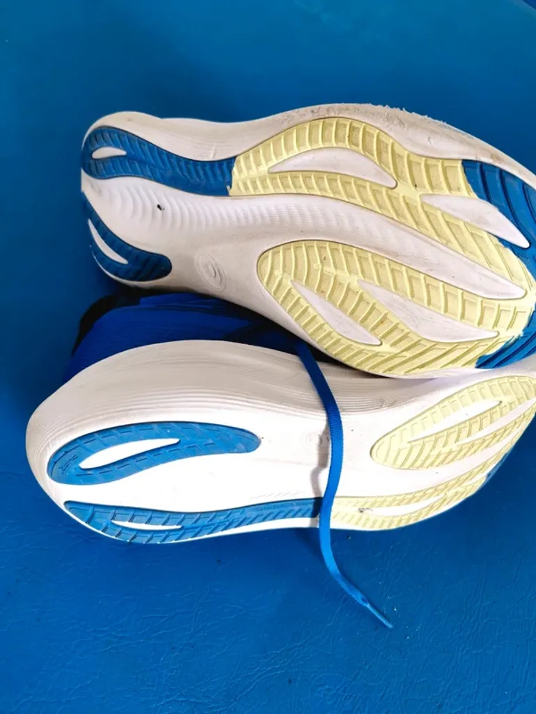 Used Asics Gel Nimbus 27 bike — image 3 of 3