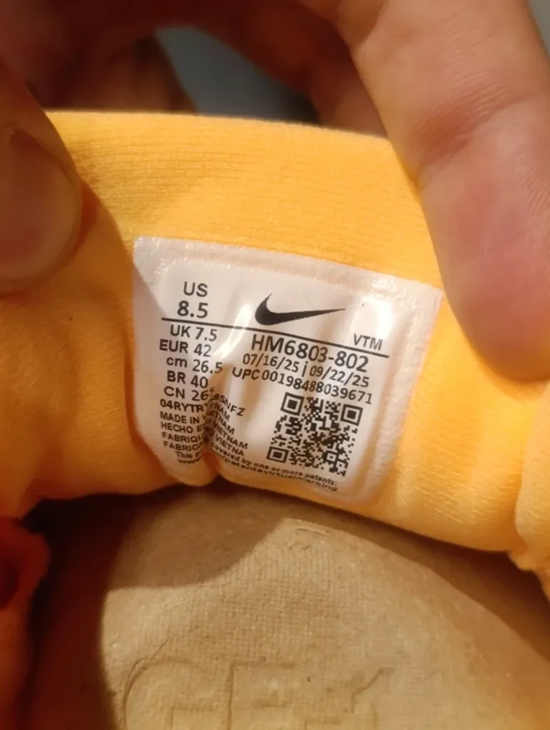 Used Nike Vomero 18 SE bike — image 6 of 7