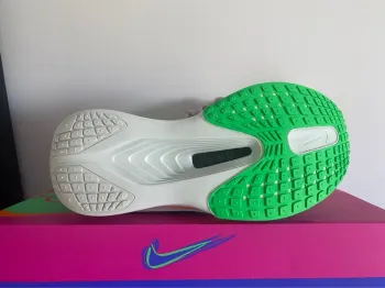 Used Nike Zoom Fly 6 bike — image 2 of 5