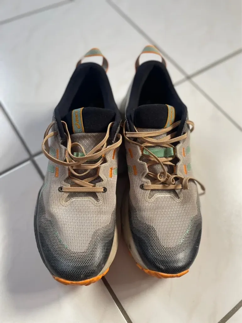 Used Asics Trabuco 12 bike — image 2 of 3