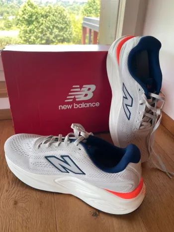 Used New Balance Kaiha v2 bike — image 3 of 5