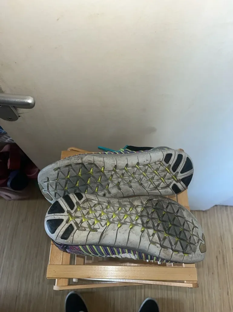Used White Nike Free RN Motion Flyknit 2016 bike — image 4 of 5