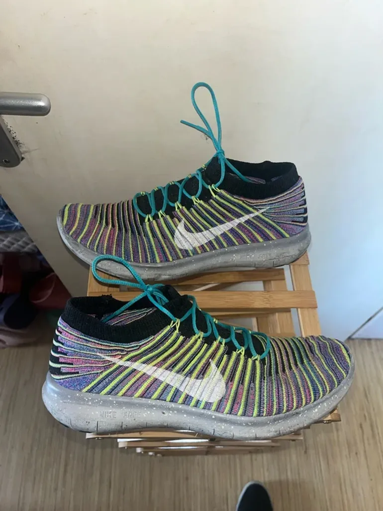 Used White Nike Free RN Motion Flyknit 2016 bike — image 2 of 5
