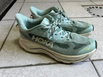 Used Hoka Challenger 8 bike