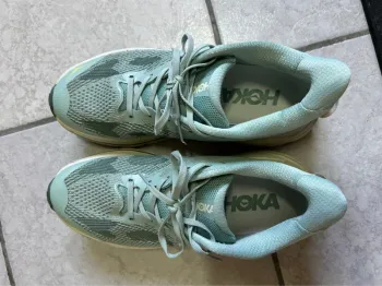 Used Hoka Challenger 8 bike — image 2 of 4