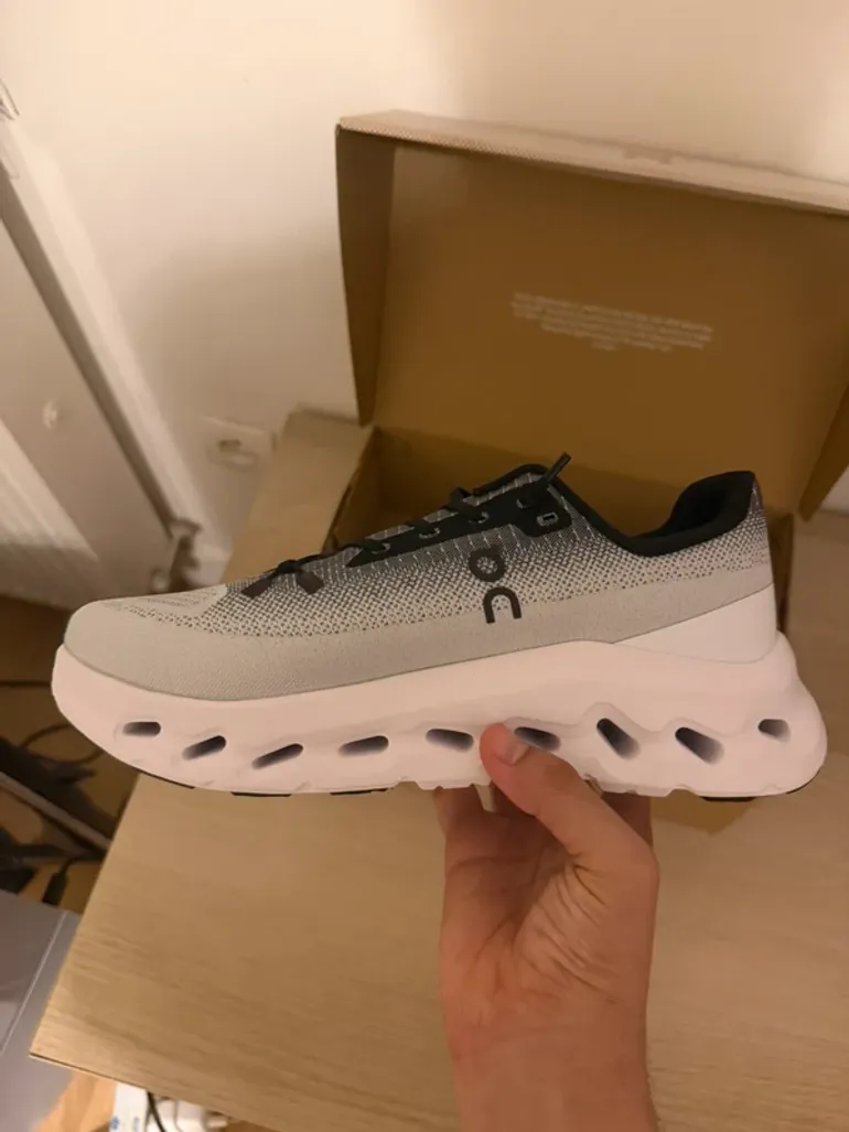 Used On Running Chaussures On taille 42 bike — image 9 of 10