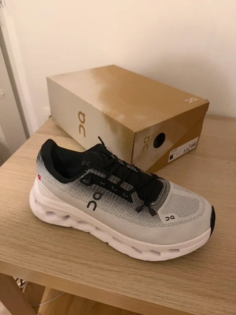 Used On Running Chaussures On taille 42 bike — image 4 of 10