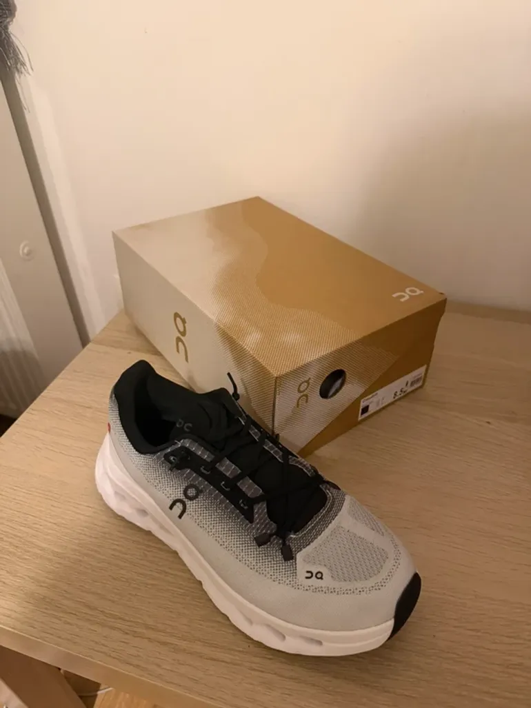 Used On Running Chaussures On taille 42 bike — image 5 of 10