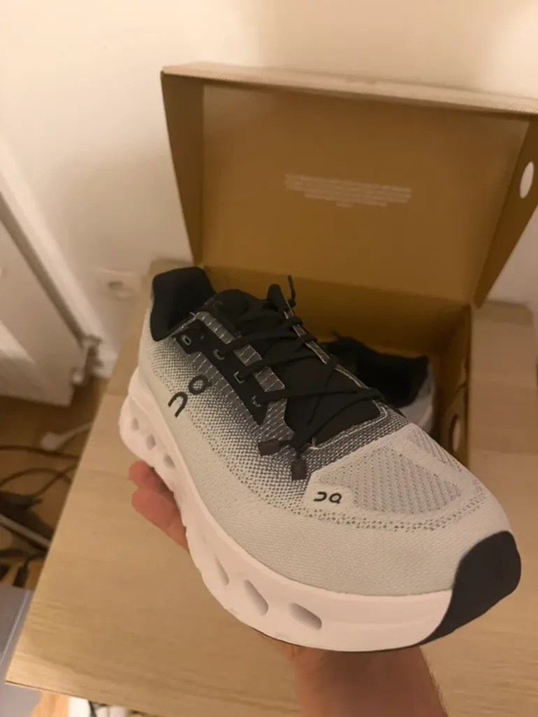 Used On Running Chaussures On taille 42 bike — image 8 of 10