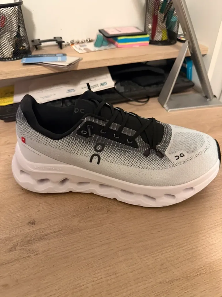 Used On Running Chaussures On taille 42 bike — image 1 of 10
