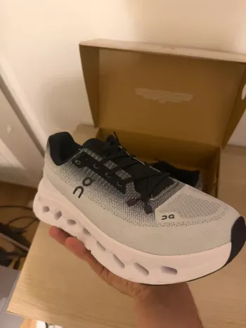 Used On Running Chaussures On taille 42 bike — image 7 of 10