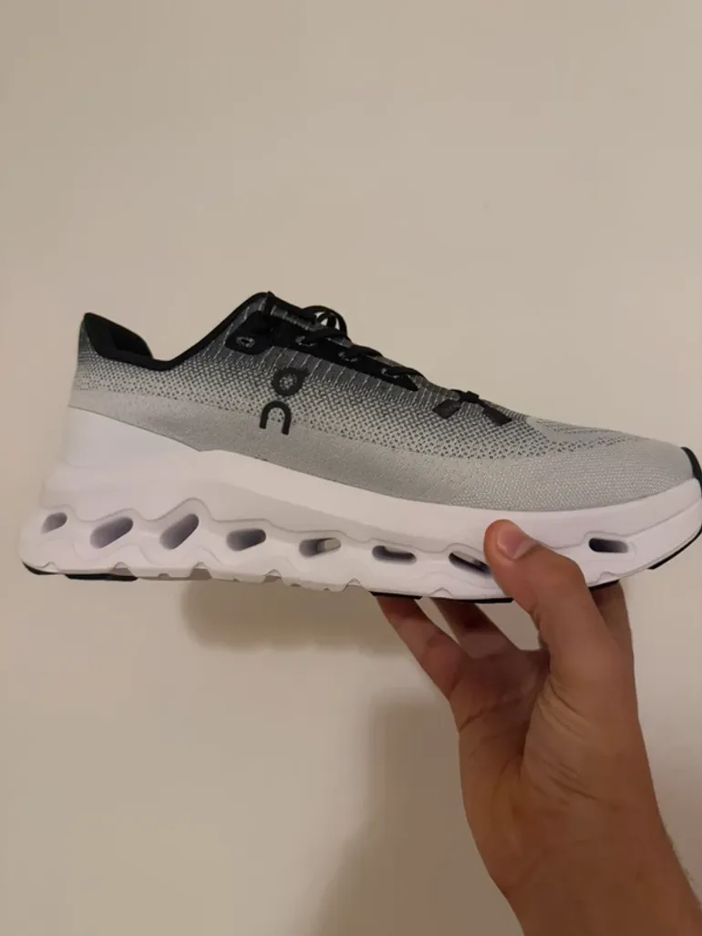 Used On Running Chaussures On taille 42 bike — image 2 of 10