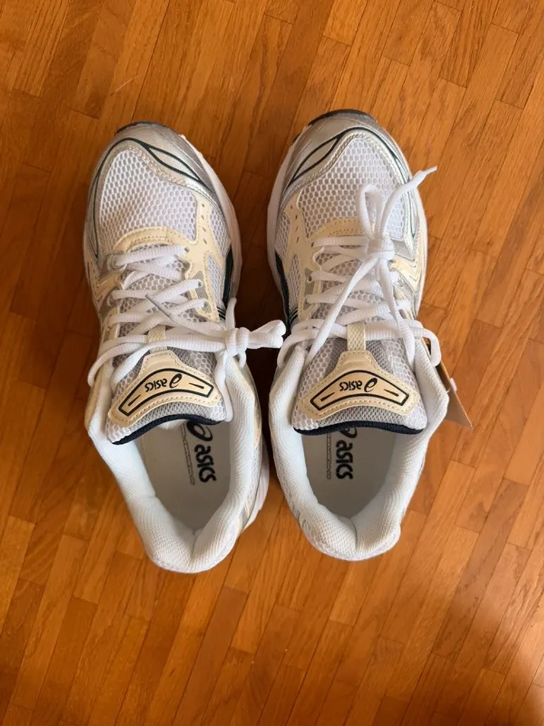 Used Asics Shoes bike — image 5 of 5