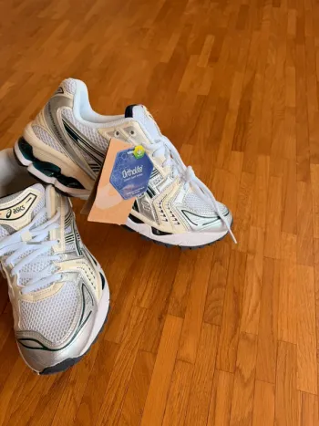 Used Asics Shoes bike — image 2 of 5