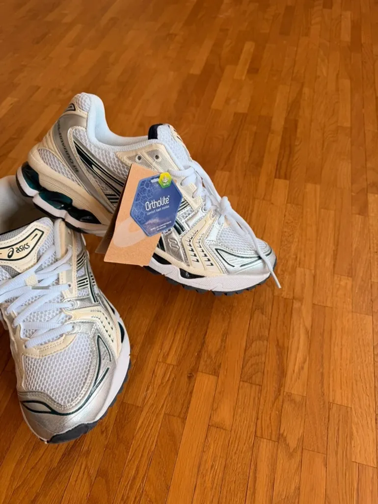 Used Asics Shoes bike — image 2 of 5