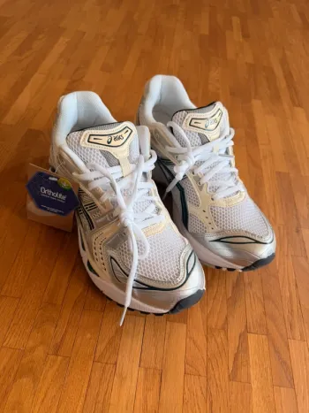 Used Asics Shoes bike — image 4 of 5