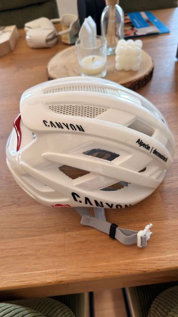 Used ABUS Airbreaker Helmet 2025 bike — image 4 of 5