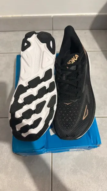 Used Hoka Running Shoes bike — image 4 of 7