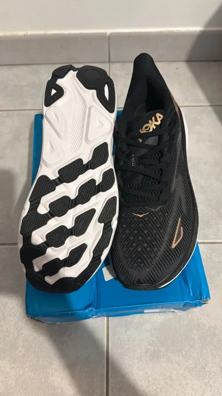 Used Hoka Running Shoes bike — image 4 of 7