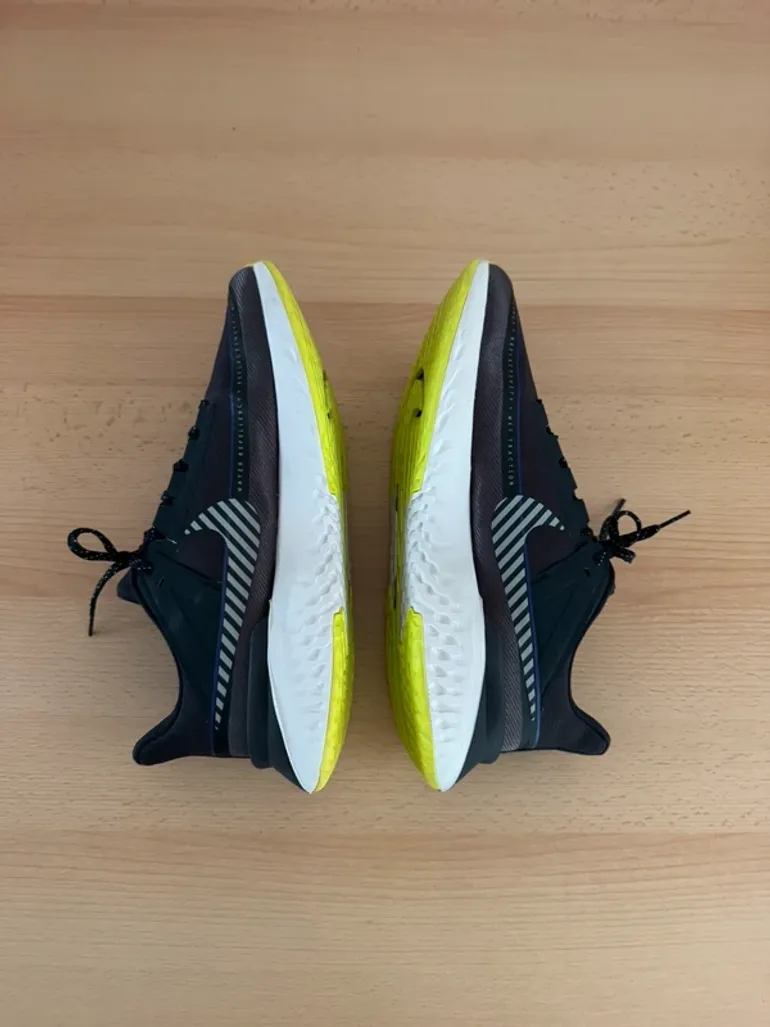 Käytetty Nike Legend React 2 Shield bike — kuva 7 / 9
