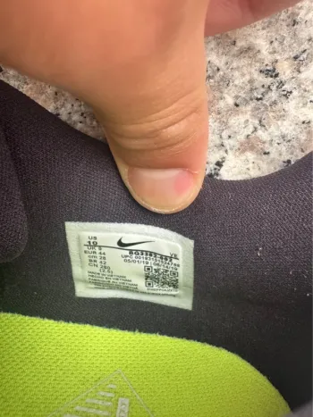 Käytetty Nike Legend React 2 Shield bike — kuva 9 / 9