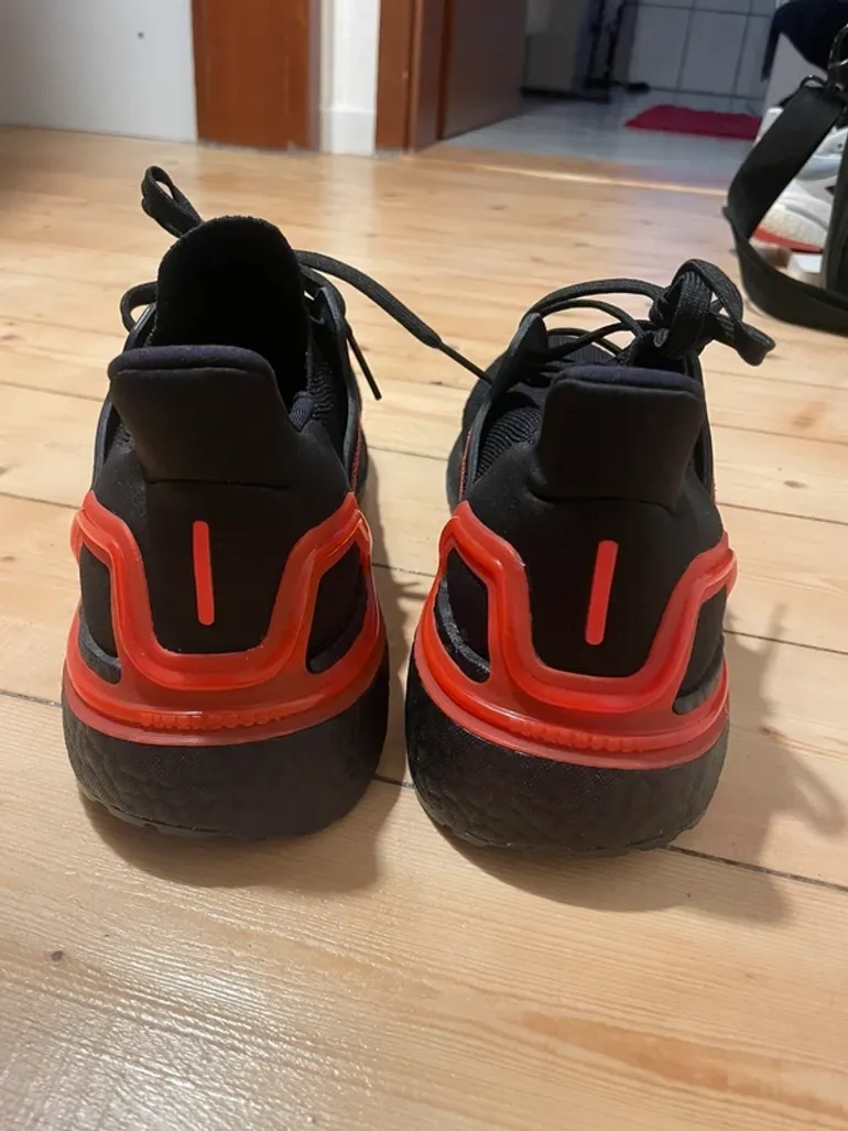 Used Adidas Boost bike — image 4 of 5