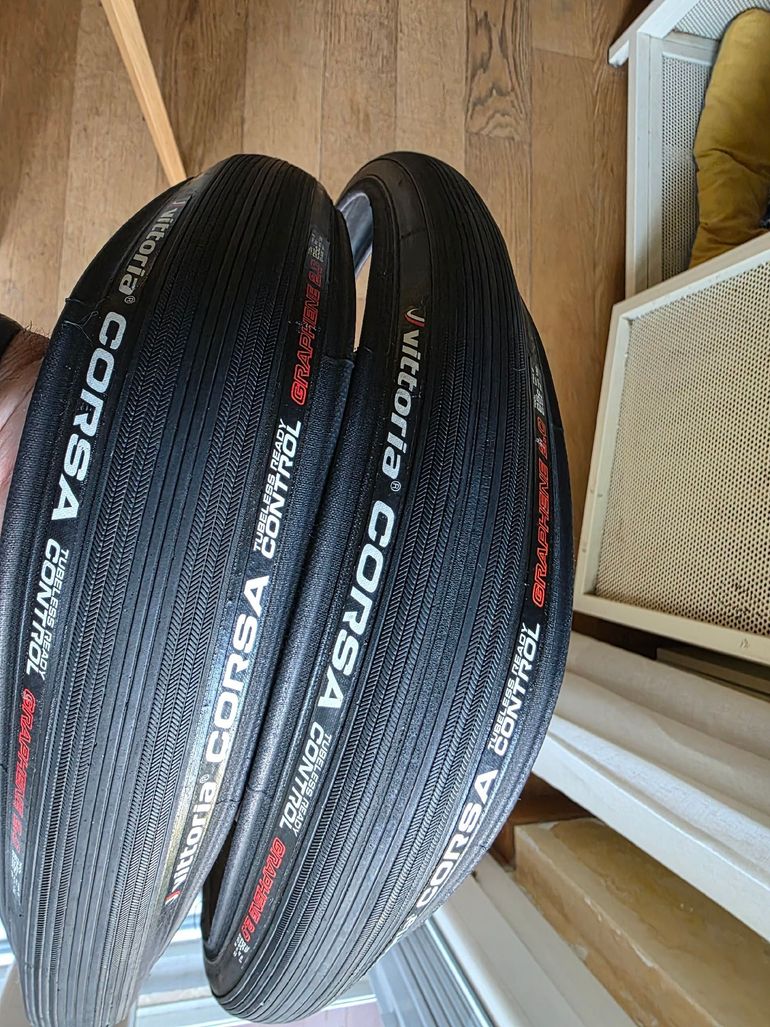 Used Vittoria CORSA TLR Control Graphene 2.0 Tires 2025 bike — image 4 of 4